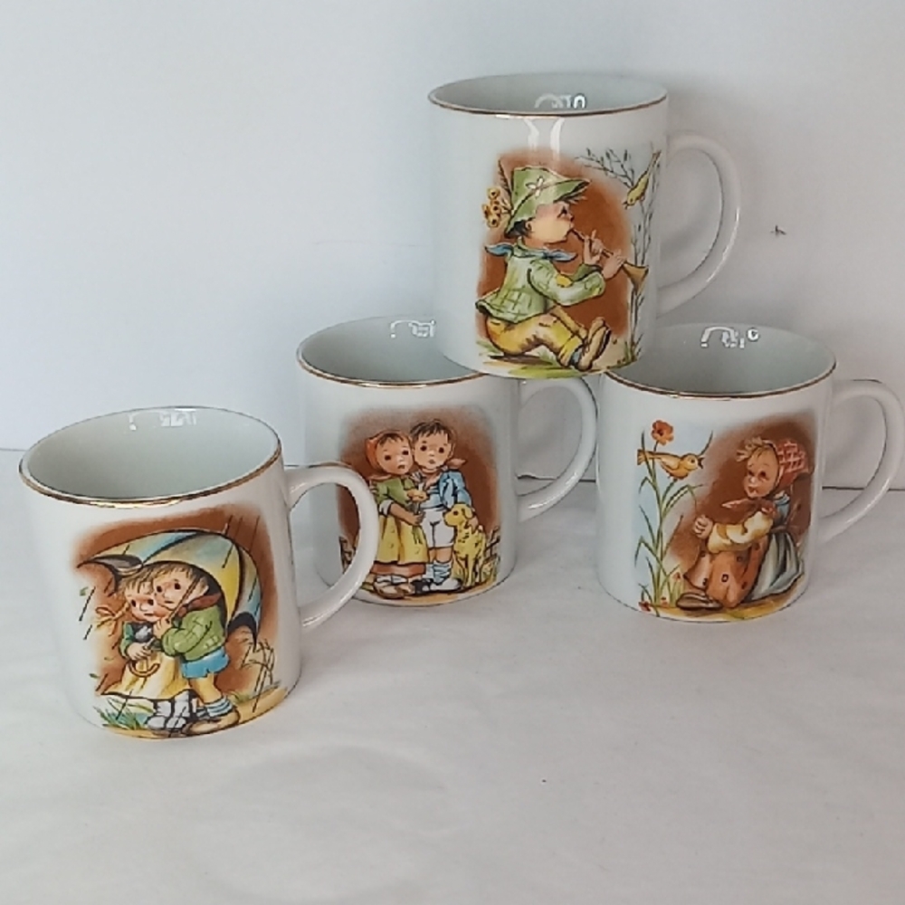 MCM Vintage Set Of 4 Nursery Rhyme Character Mugs W/ Gold Tone Accents